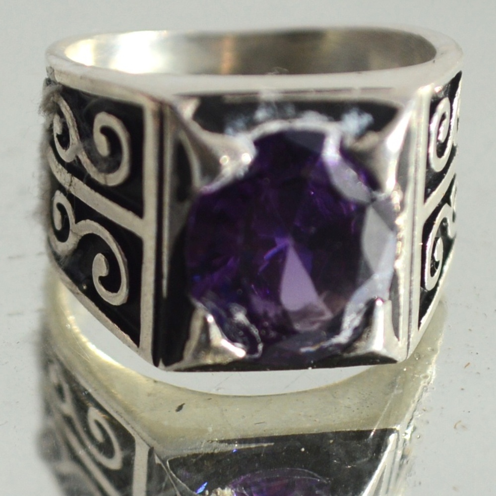 Genuine Amethyst Gemstone Size 6 Sterling Ring - Picture 4 of 8